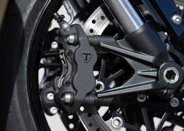 Triumph Speed Twin 1200 zacisk hamulcowy