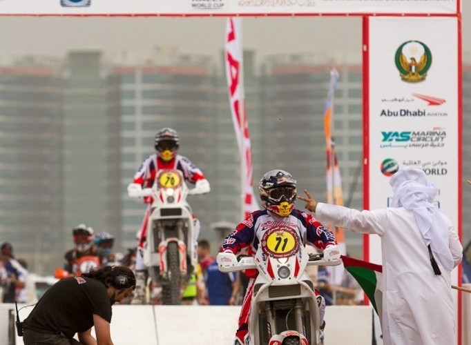 Abu Dhabi Desert Challenge 2012 na starcie