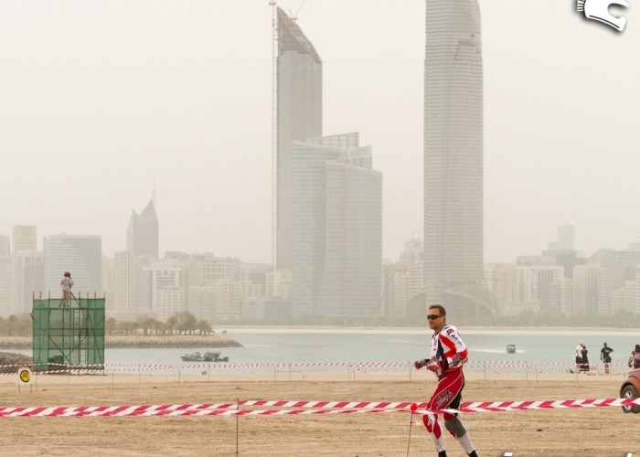 Abu Dhabi Desert Challenge 2012 tlo