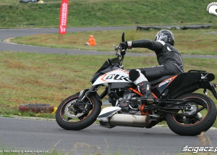KTM Duke 690 Fun and Safety Pro-Motor LUBLIN