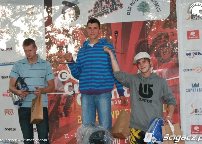 zawodnicy na podium Romanowka cc 2010