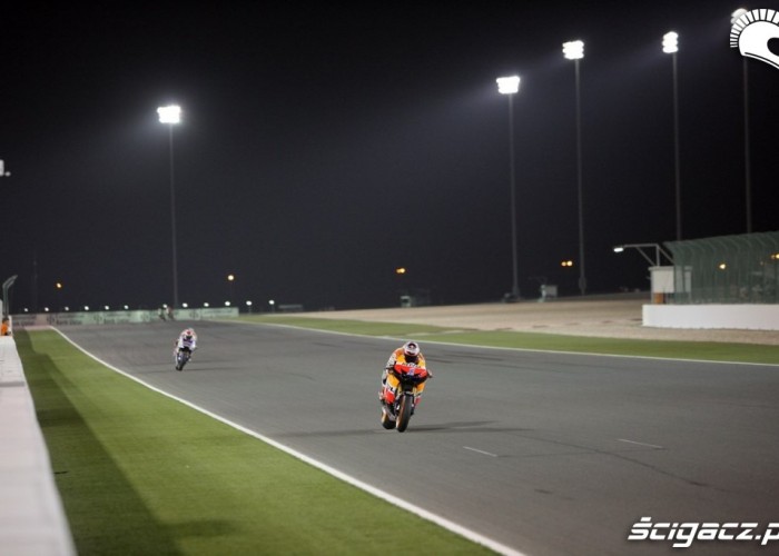 Stoner na prowadzeniu Katar Grand Prix 2012