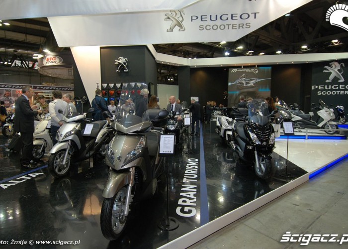 Stoisko Peugeot skutery