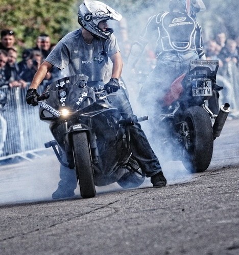 Podlaskie Zakonczenie Sezonu Motocylkowego 2010 Bialystok palenie gumy