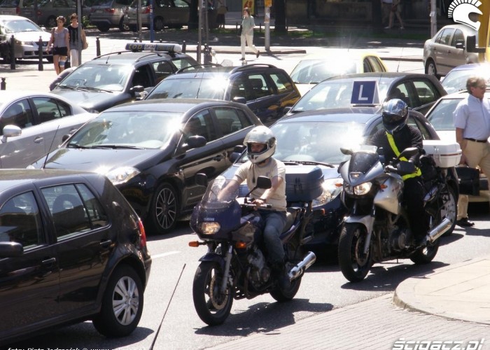 motocykle w korku protest przeciwko oplatom na autostradach