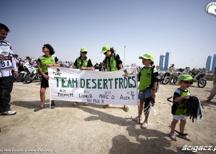 team desert frogs Abu Dhabi Desert Challenge 2011