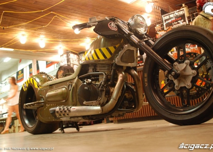 custom moto