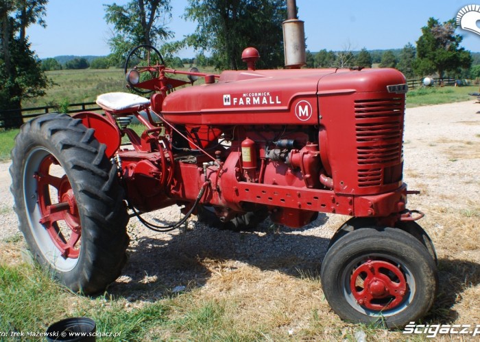 stary traktor