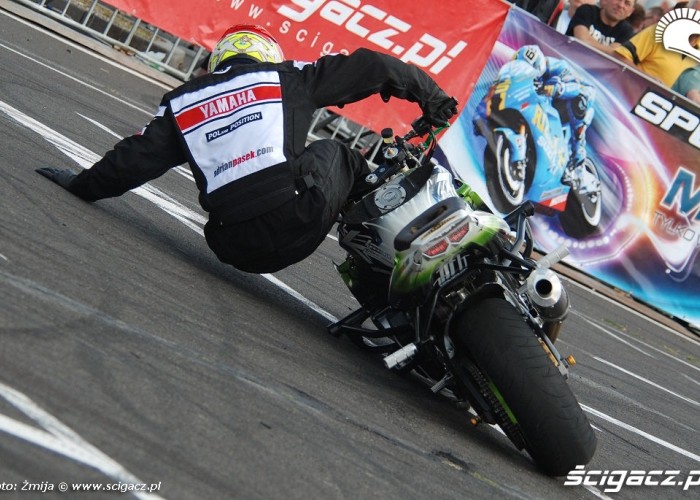 Adrian Pasek wywrotka na motocyklu