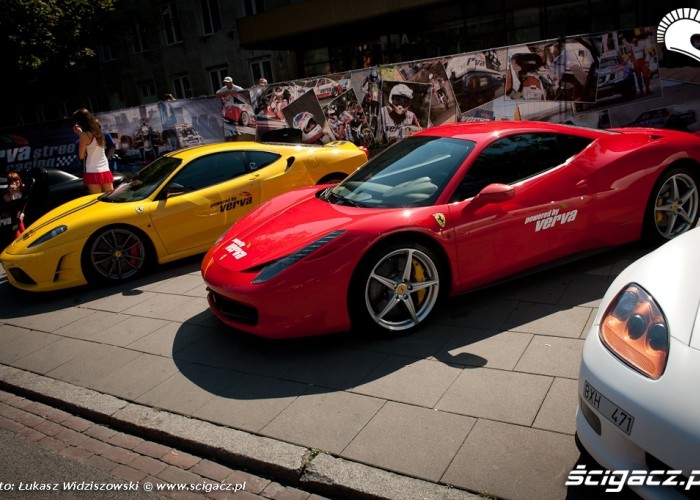 Street Racing Ferrari