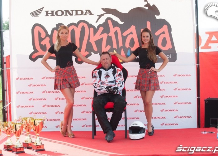 hostessy i zawodnik Honda Gymkhana Radom 2012