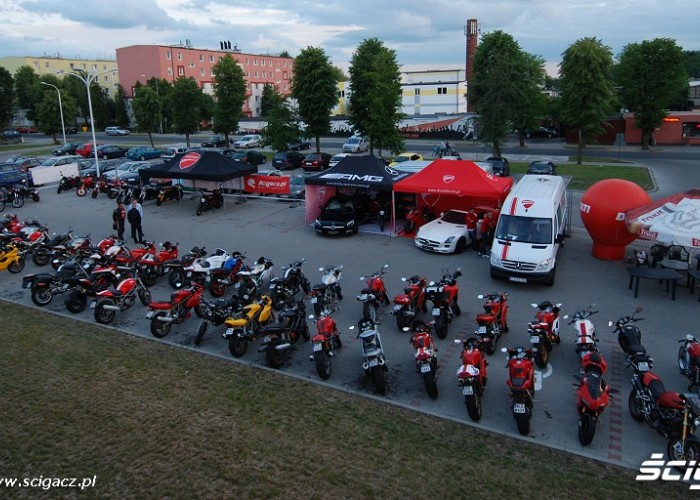 Parking Ducati