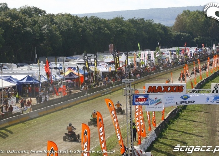 prosta i park maszyn z gory wyscig pierwszy pont de vaux 2008 b mg 0652