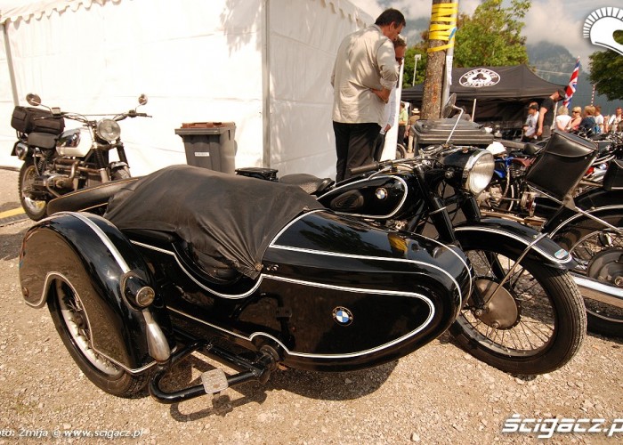 Motocykl BMW z koszem