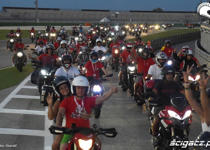 Parada motocyklowa Ducati