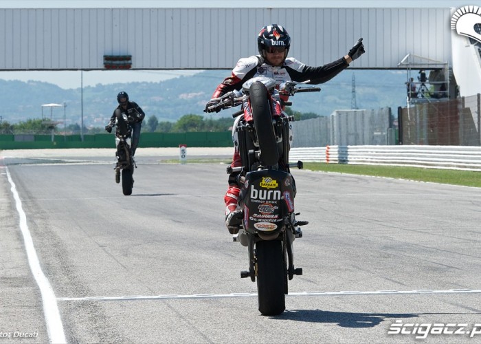 Stunt Show na Ducati