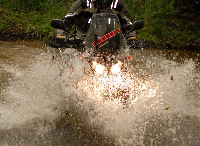 Drawsko Pomorskie motocykl w wodzie