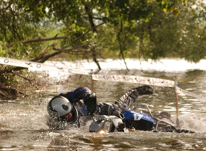 Jak zatopic motocykl w jeziorze