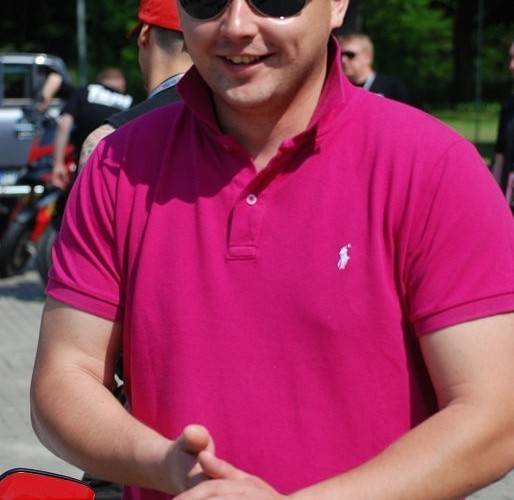 Ducatisti w rozowej koszulce