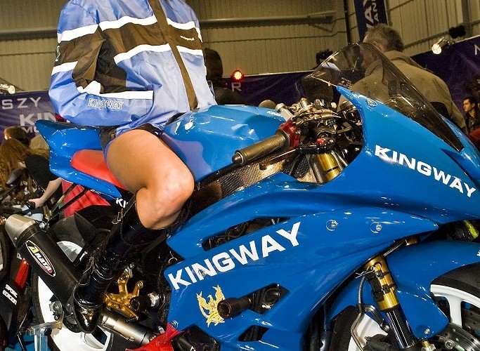 kingway r6 hostessa wystawa motocykli warszawa 2009 e mg 0202