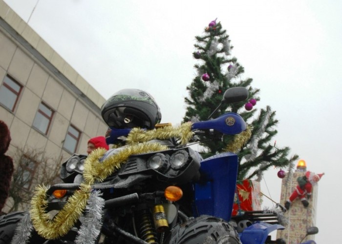 quad z choinka i prezentem parada motocyklistow - mikojakow trojmiasto 2010