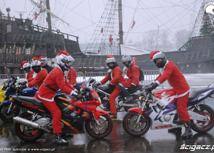 zimowy burnout nad morzem parada motocyklistow - mikojakow trojmiasto 2010