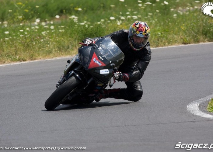 motocykl czarny honda drive safety trening promotor b mg 0171