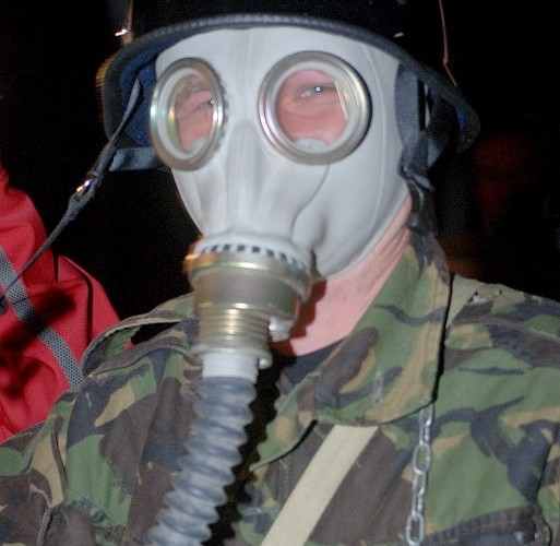 Maska gazowa element przebrania