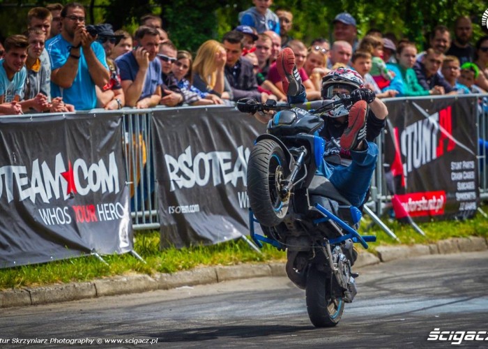 skuterem na gumie Moto Show Bielawa Polish Stunt Cup 2015