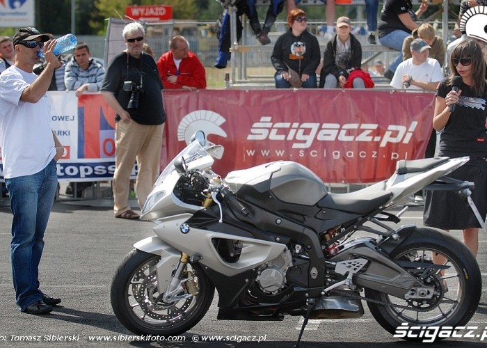 prezentacja motocykla bmw