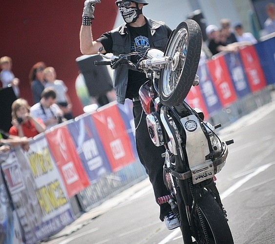 Harley-Davidson Stunt