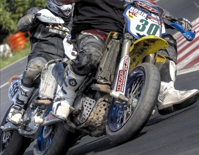 darek rosik supermoto motocykle wrzesien radom 2008 a mg 5229