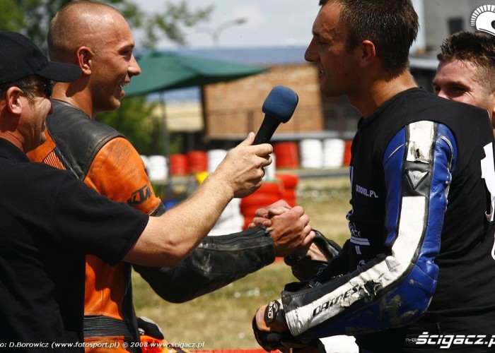 wywiad po wyscigu radom supermoto motocykle lipiec 2008 a mg 0131