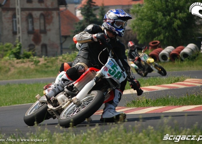 Marek Lawrynowicz na motocyklu