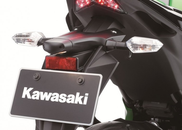 Kawasaki Z800 2013 lampa z tylu