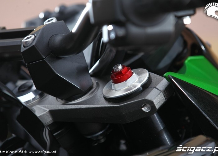 Kawasaki Z800 2013 regulacja przedniego zawieszenia