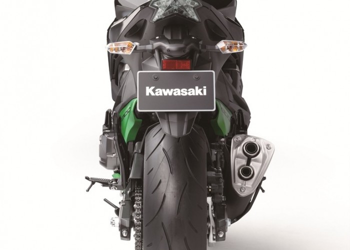 Kawasaki Z800 tyl