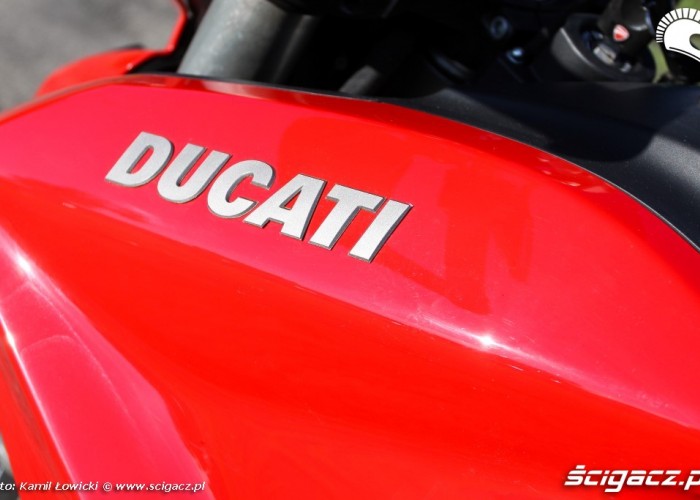 logo Ducati Hyperstrada