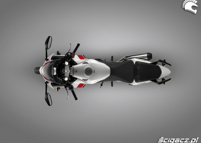 Z gory nowa Honda CBR500R 2013