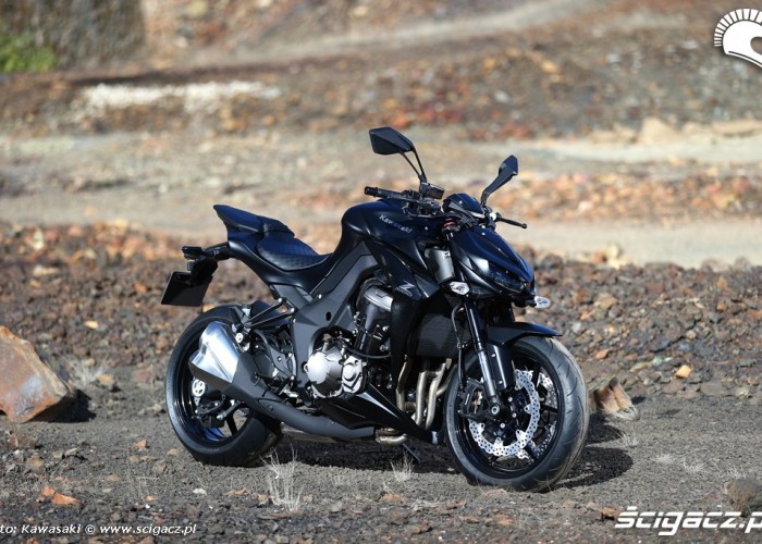 Czarne Kawasaki Z1000 MY 2014
