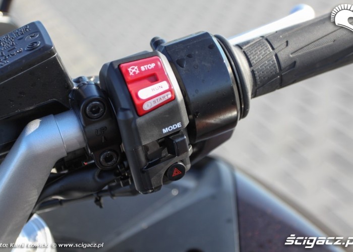 manetka prawa yamaha FJR