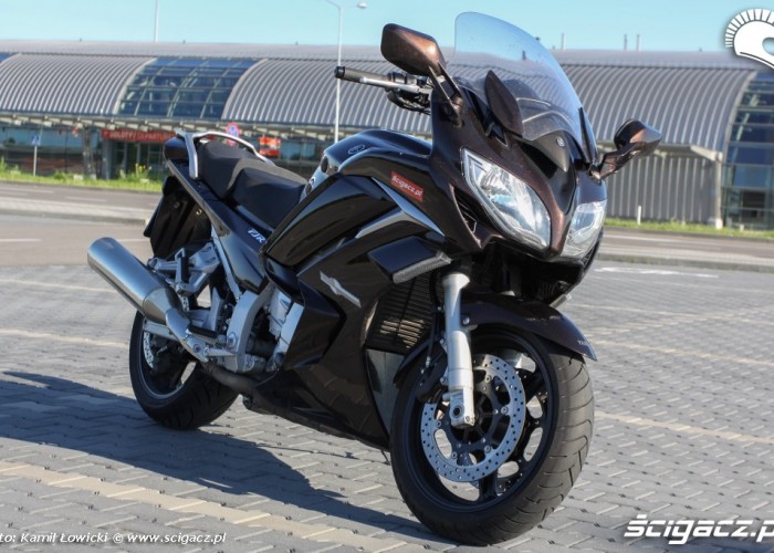ptawy przod yamaha FJR