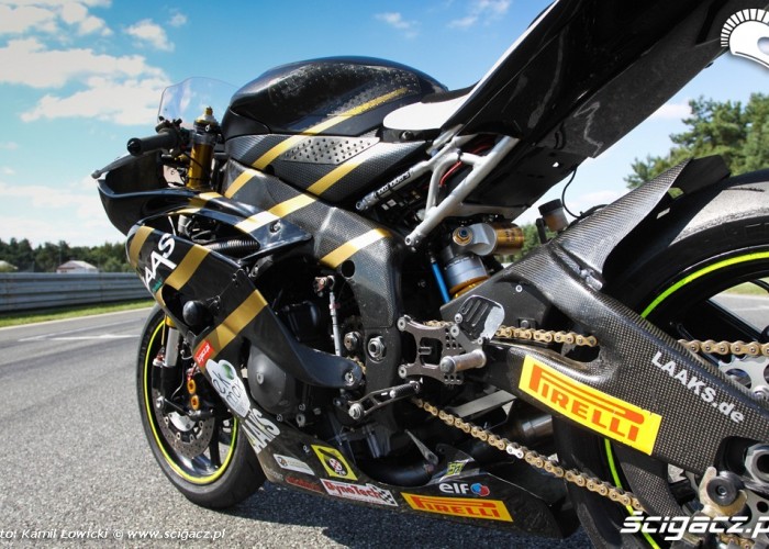 Yamaha R6 Supersport carbon