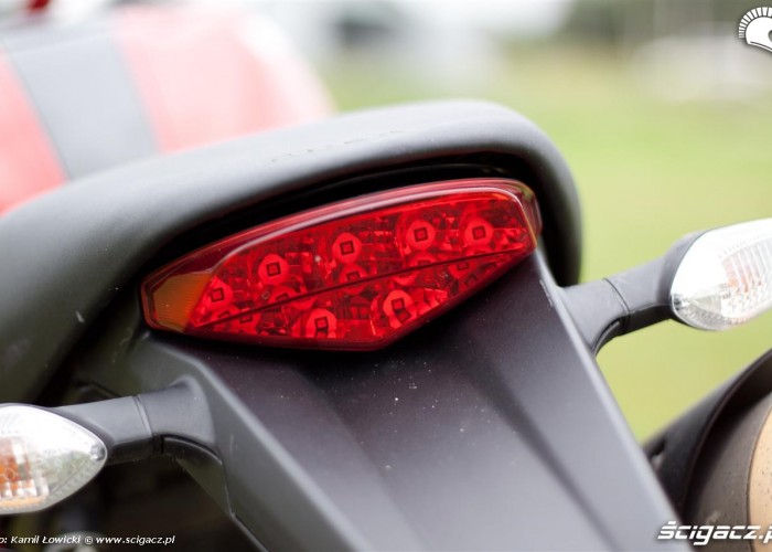 swiatlotylne Ducati Monster 796 2011