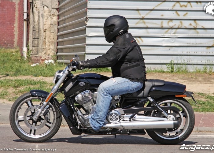 V Rod Muscle patrol rewiru Harley Davidson