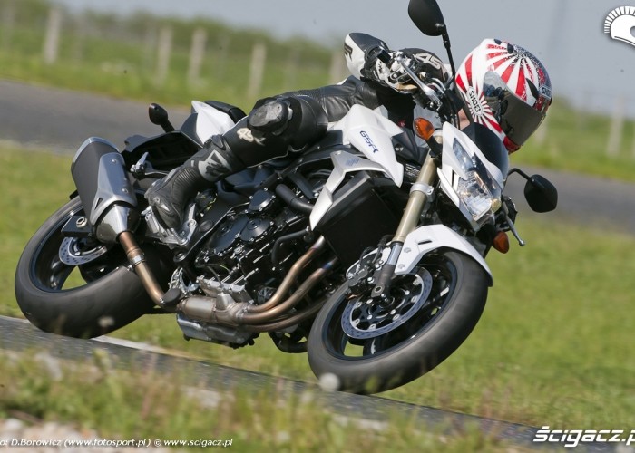 latwosc prowadzenia suzuki gsr750 2011 test motocykla 11