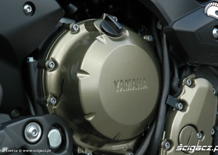 Yamaha XJ6 2010 silnik