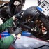 Jak dbac o lancuch napedowy w motocyklu 6 zasad - smarowanie lancucha