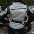Kurtka motocyklowa Nica Modeka odrobila lekcje - Tyl kurtki Modeka Nica