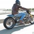 Harley-Davidson V-Rod Turbo od Roland Sands Desing - jazda tyl